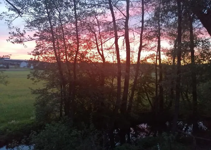 Schoene Direkt Am Bach *